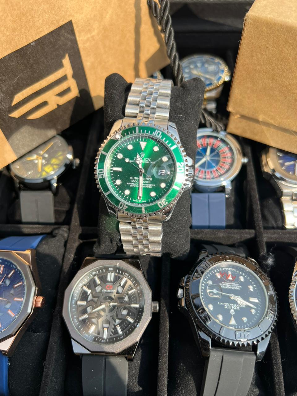 ⌚ Rolex Submariner – Green Bezel Automatic Diver’s Watch 🌊
